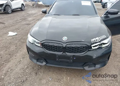 2021 BMW 330I xDrive z USA, uszkodzony, nr VIN 3MW5R7J03M8C06473